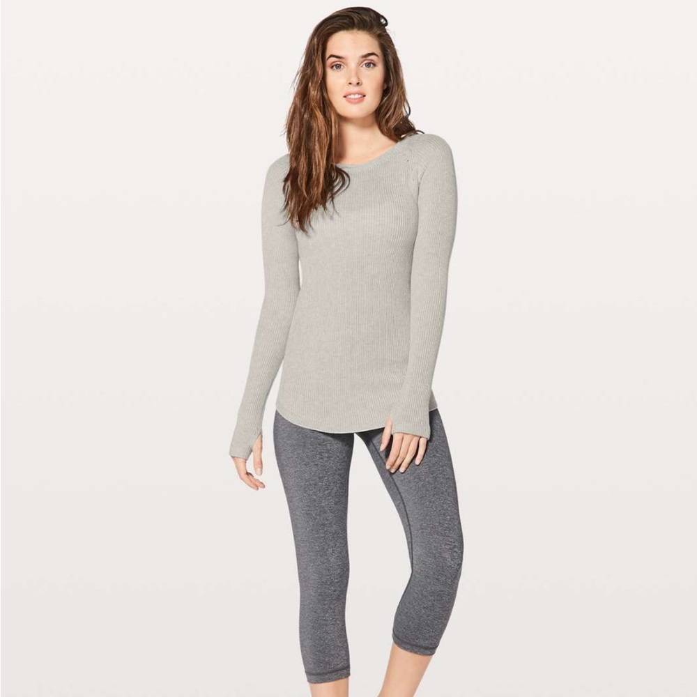 Lululemon women’s Cabin Yogi Sweater. Size 2. Grey.